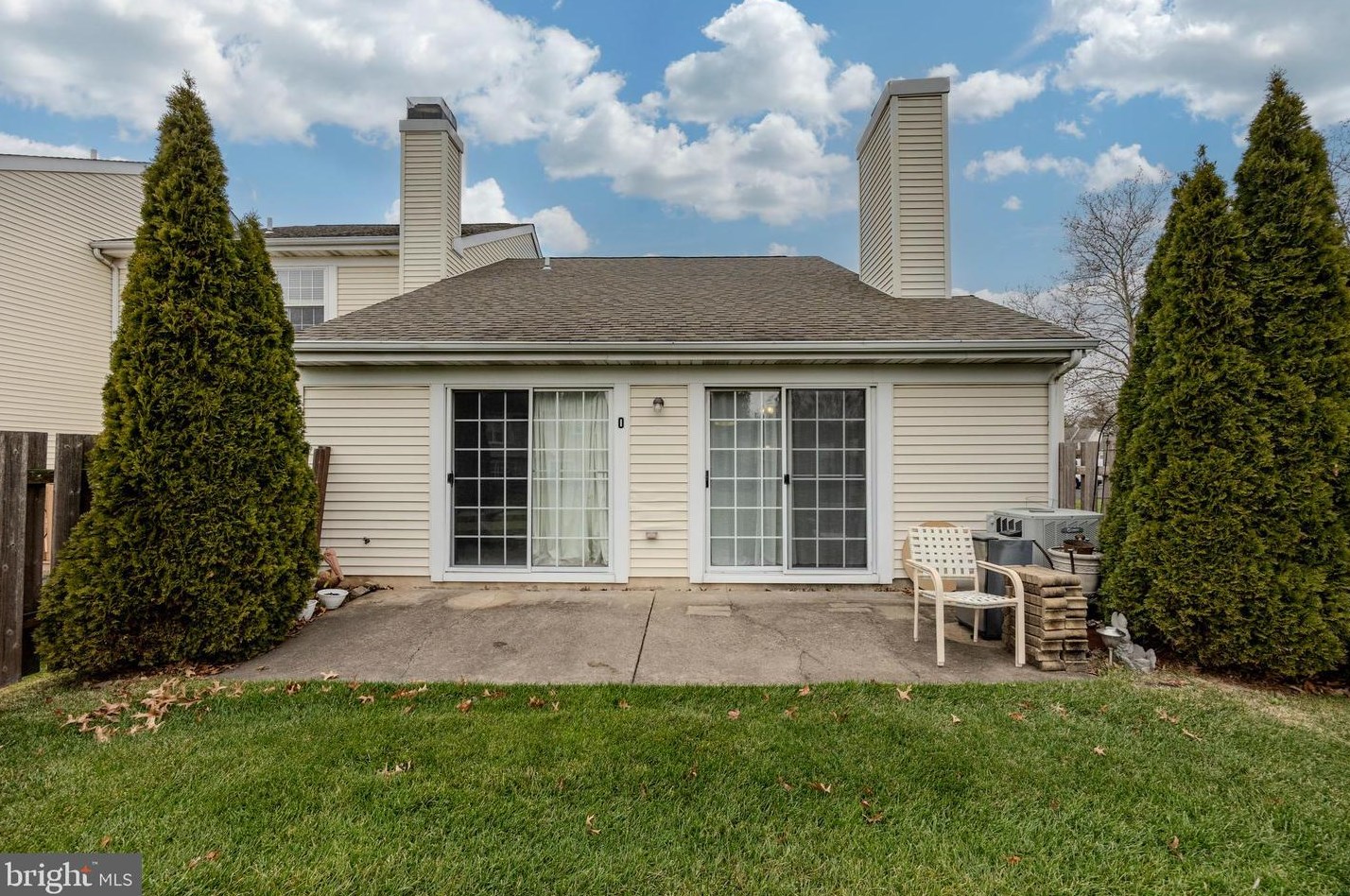 6000 Rolling Hl Dr, North Wales PA 19454-3756 exterior