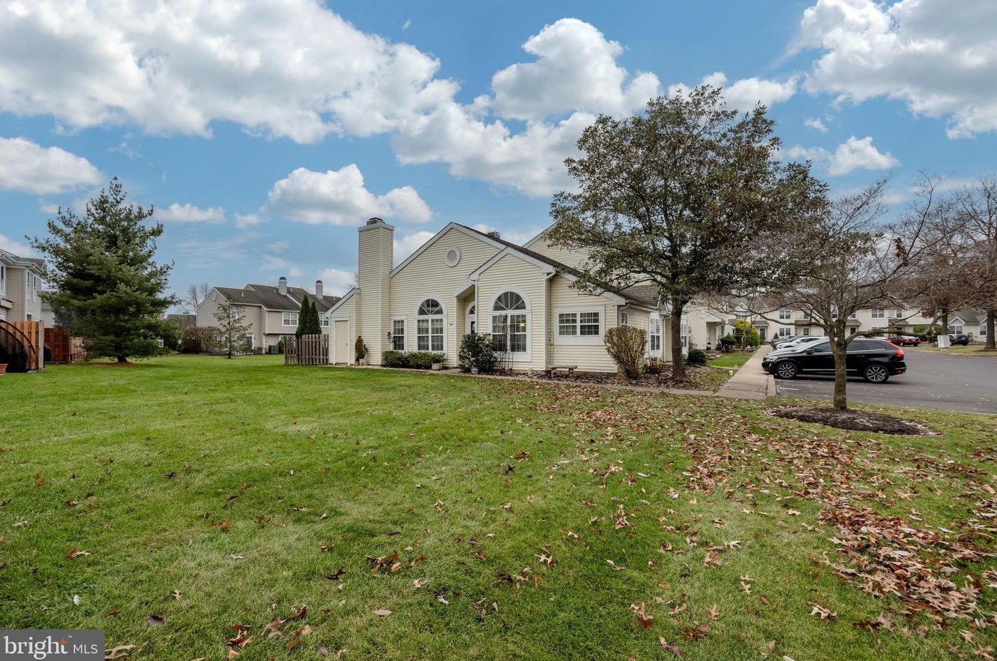 6000 Rolling Hl Dr, North Wales PA 19454-3756 exterior