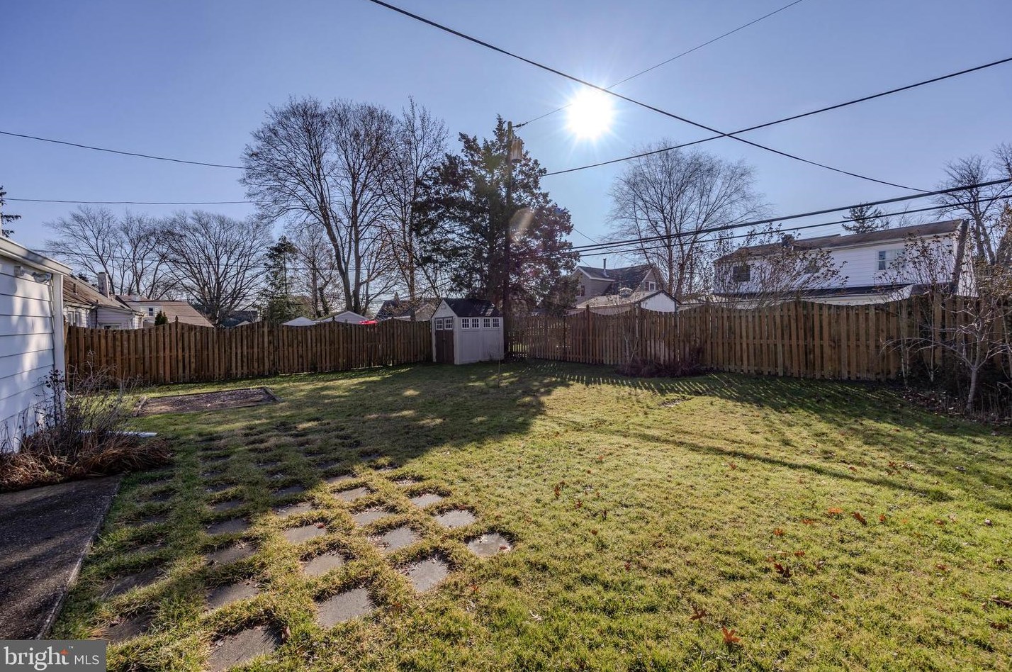 14 Oxford Cir, Norristown PA  19403-2939 exterior