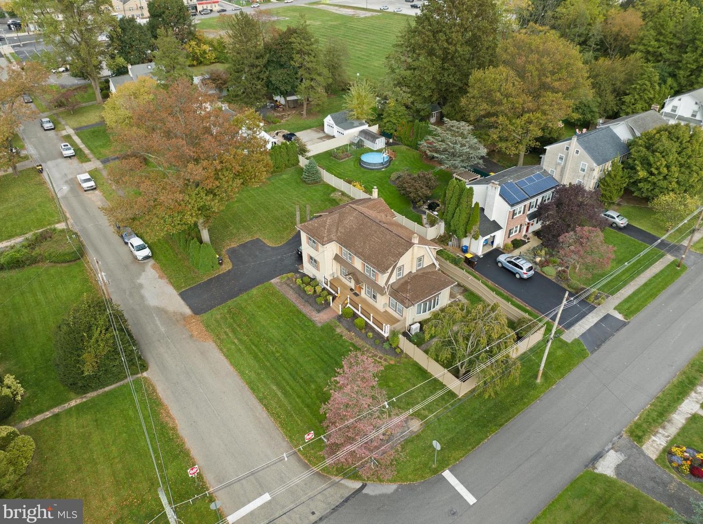 50 Orchard Ln, Norristown PA  19403-3110 exterior