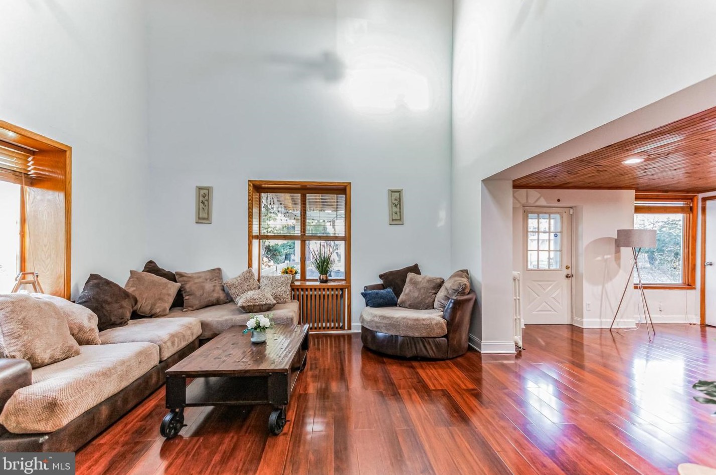 216 Columbia Ave, Horsham PA  19044-2117 exterior