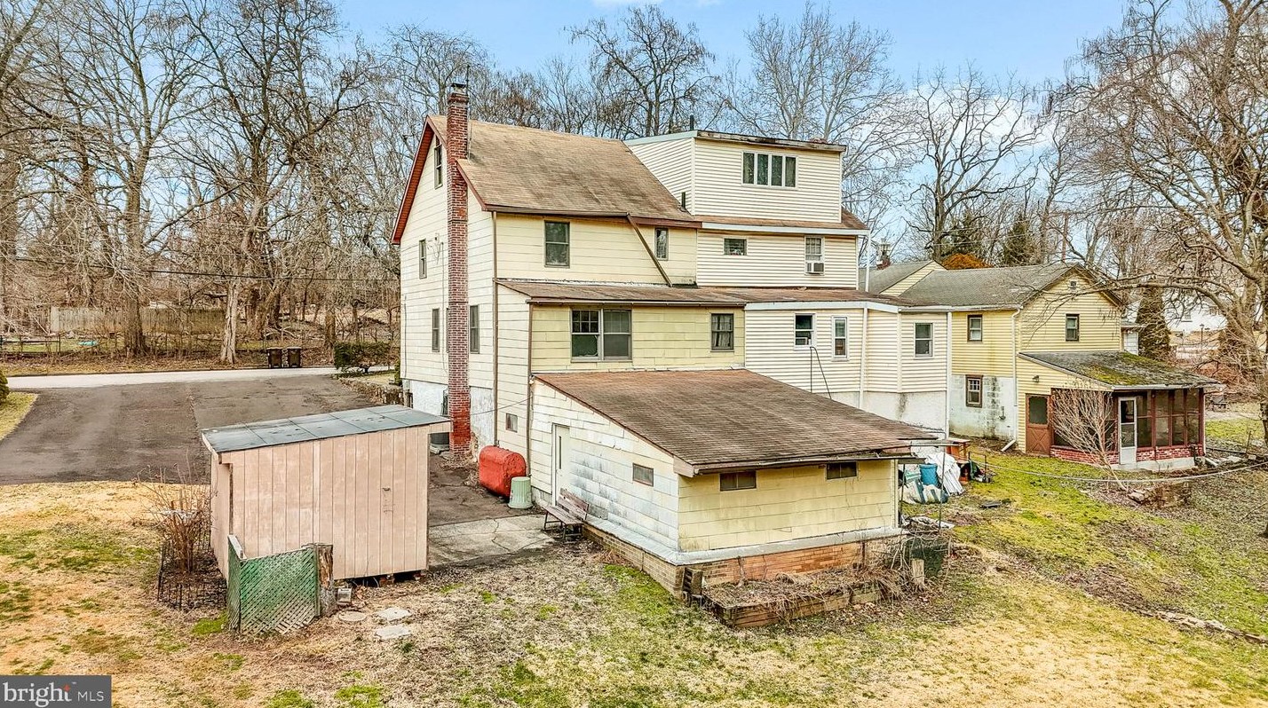 108 Mill Rd, Norristown PA  19401-1817 exterior