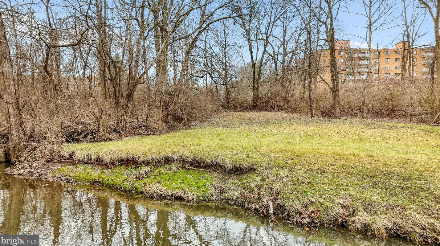 108 Mill Rd, Norristown PA  19401-1817 exterior