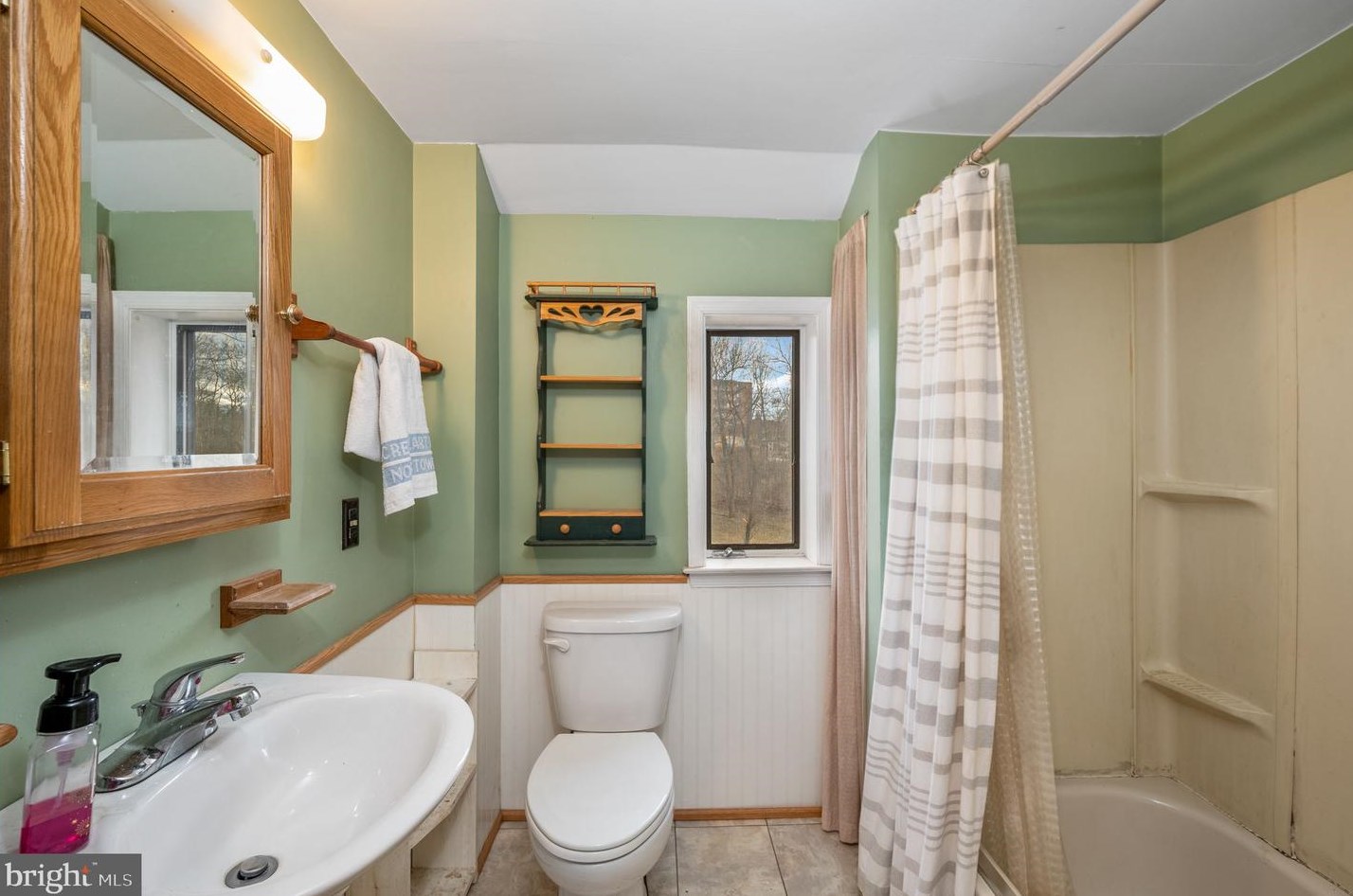 108 Mill Rd, Norristown PA  19401-1817 exterior