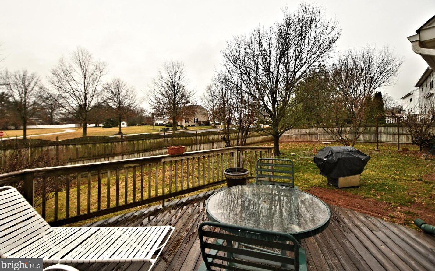 212 Brenton Cir, Harleysville PA  19438-2022 exterior