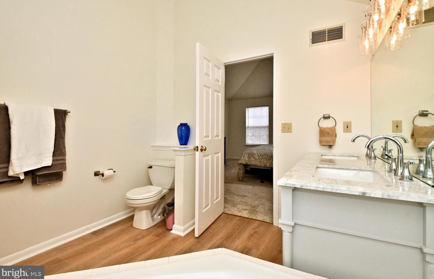 212 Brenton Cir, Harleysville PA  19438-2022 exterior