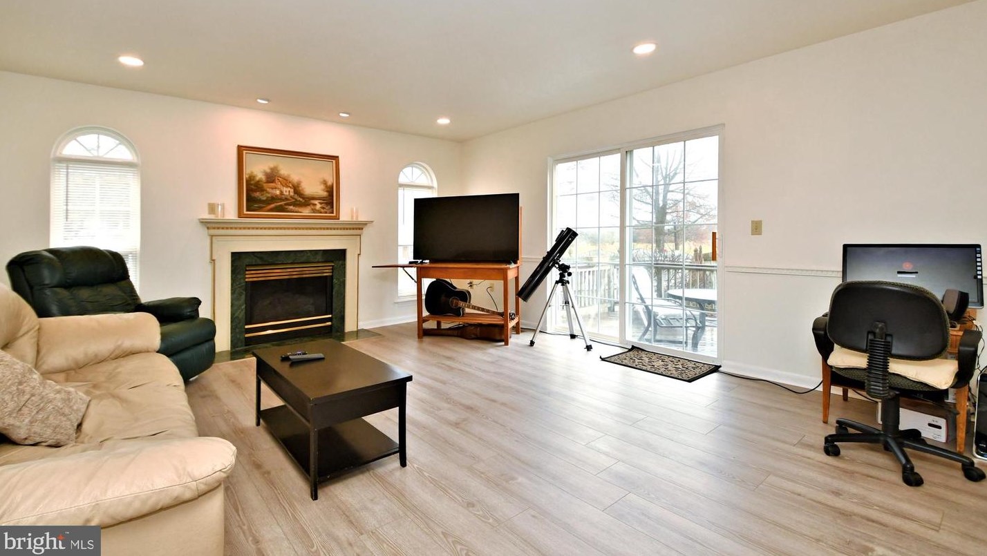 212 Brenton Cir, Harleysville PA  19438-2022 exterior