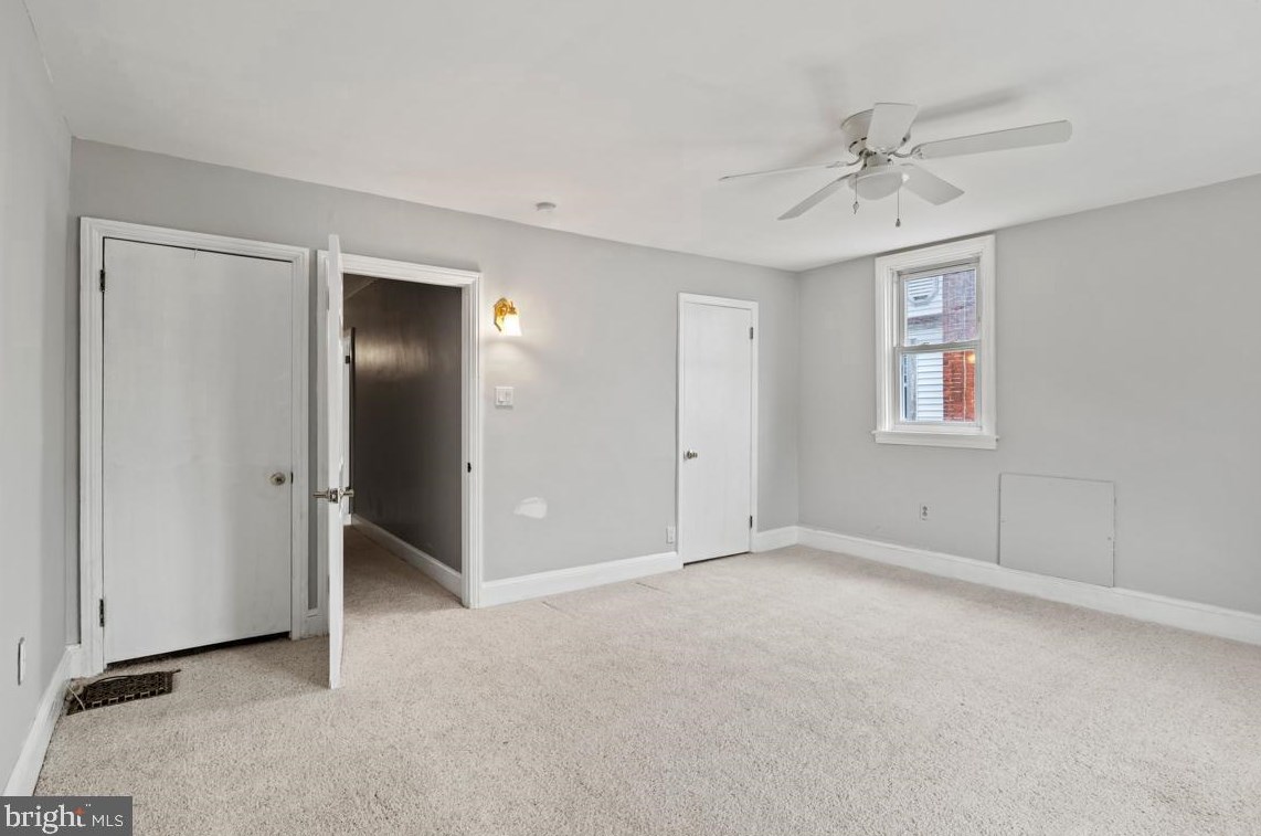 521 Montgomery Ave, North Wales PA 19454-2948 exterior