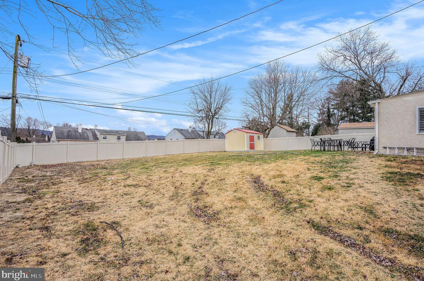 538 General Learned Rd, Norristown PA  19406-1606 exterior