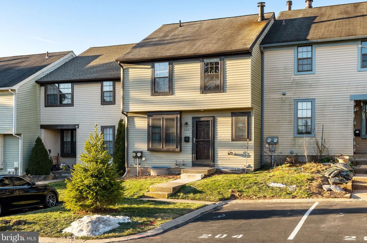 204 Livingston Ct, North Wales PA  19454-1028 exterior