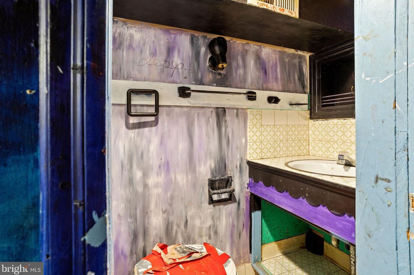 810 Kohn St, Norristown PA  19401-3742 exterior