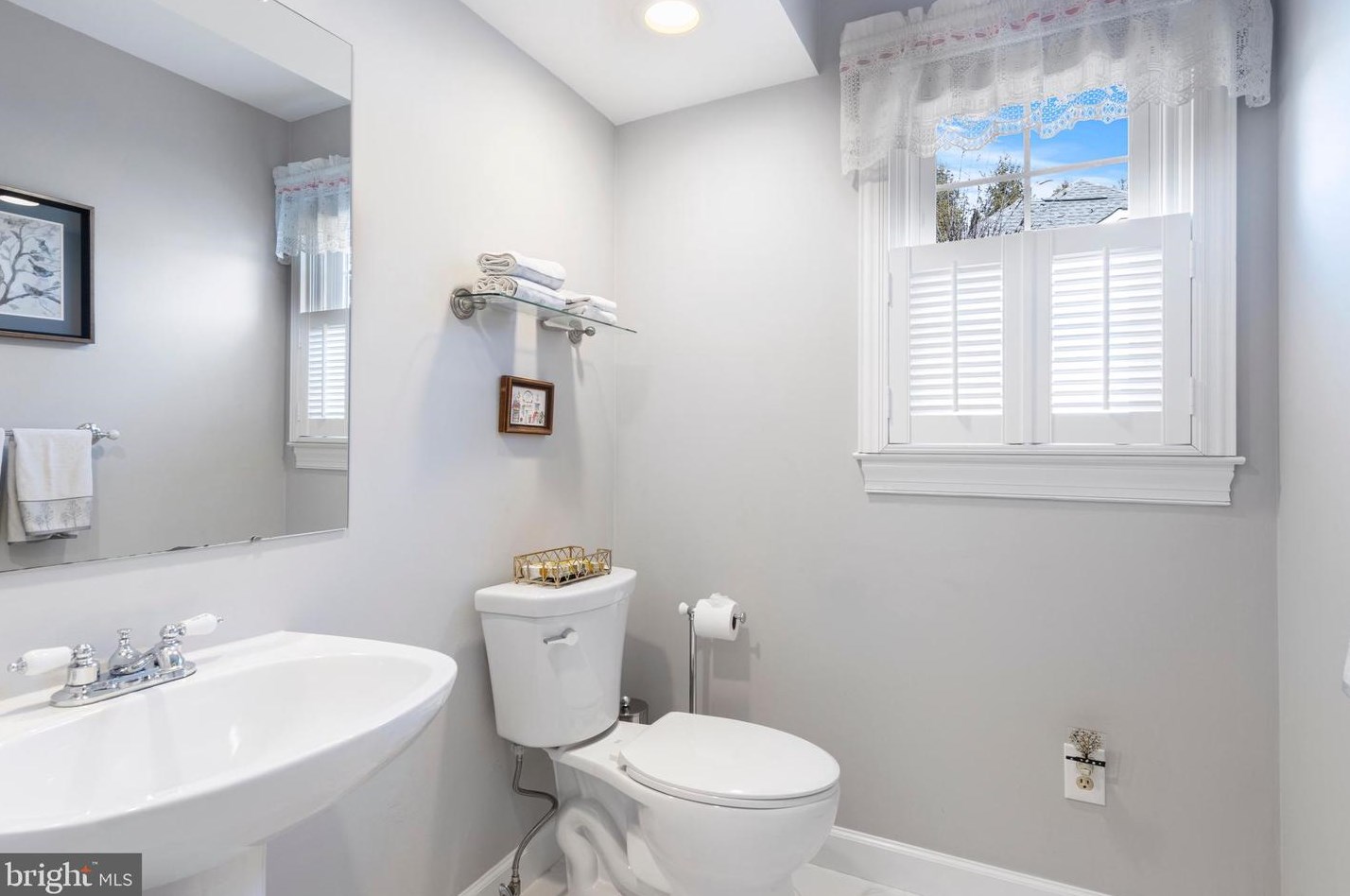 721 Outpost Cir, Wayne PA  19087-2100 exterior