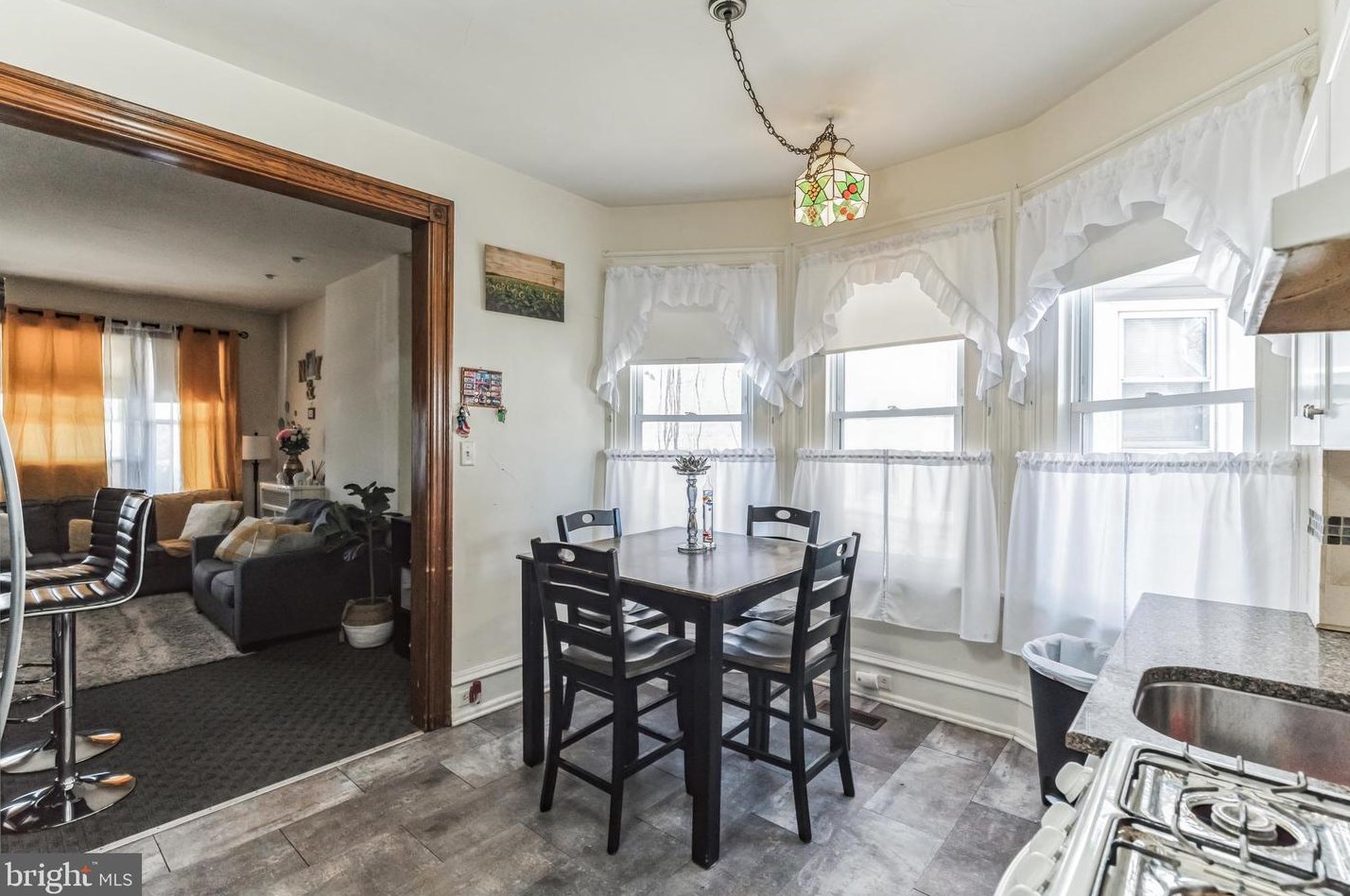 1113 Main St, Norristown PA  19401-4915 exterior