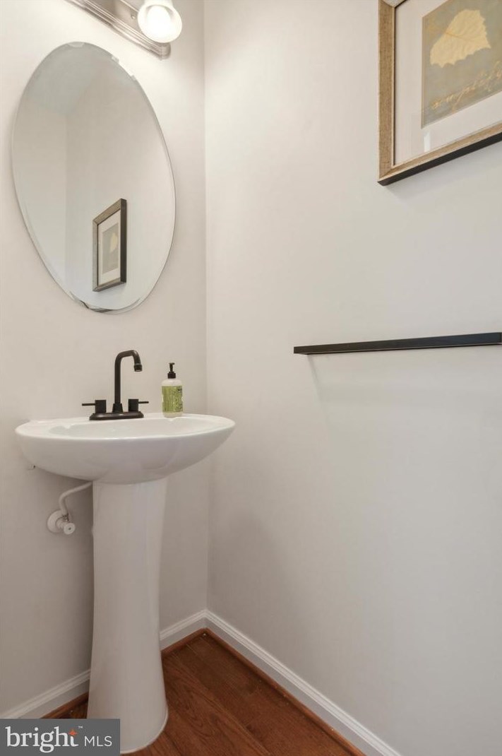 404 Susan Cir, North Wales PA  19454-1414 exterior