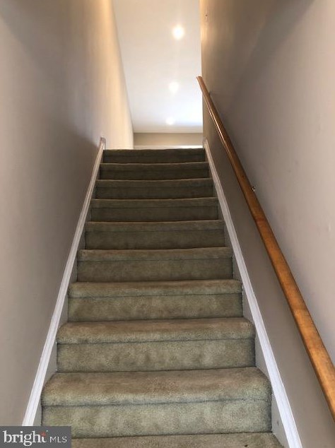 59 Shannon Dr, North Wales PA  19454-4029 exterior