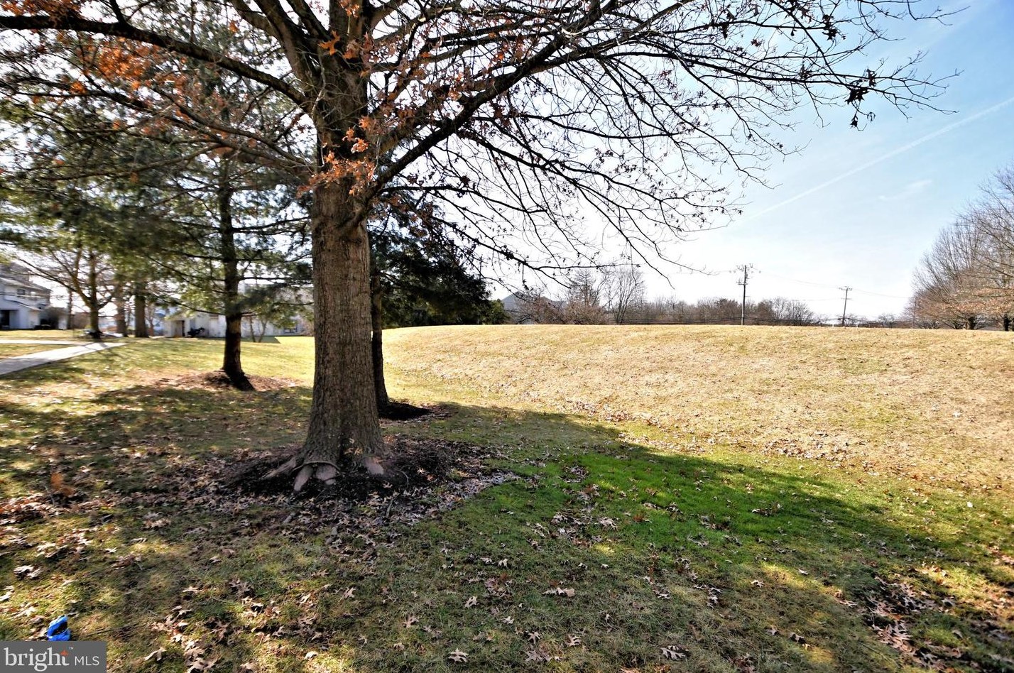 113 Newport Ct, Harleysville PA  19438-3613 exterior