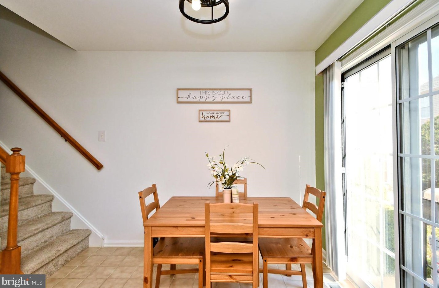 113 Newport Ct, Harleysville PA  19438-3613 exterior