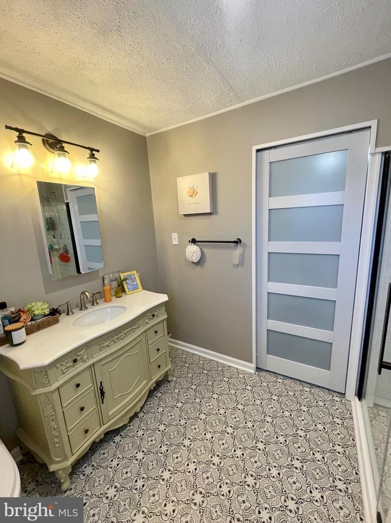 3011 Cottage Ln, Norristown PA  19401-1307 exterior