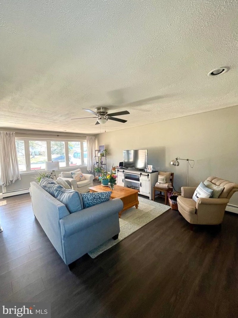 3011 Cottage Ln, Norristown PA  19401-1307 exterior