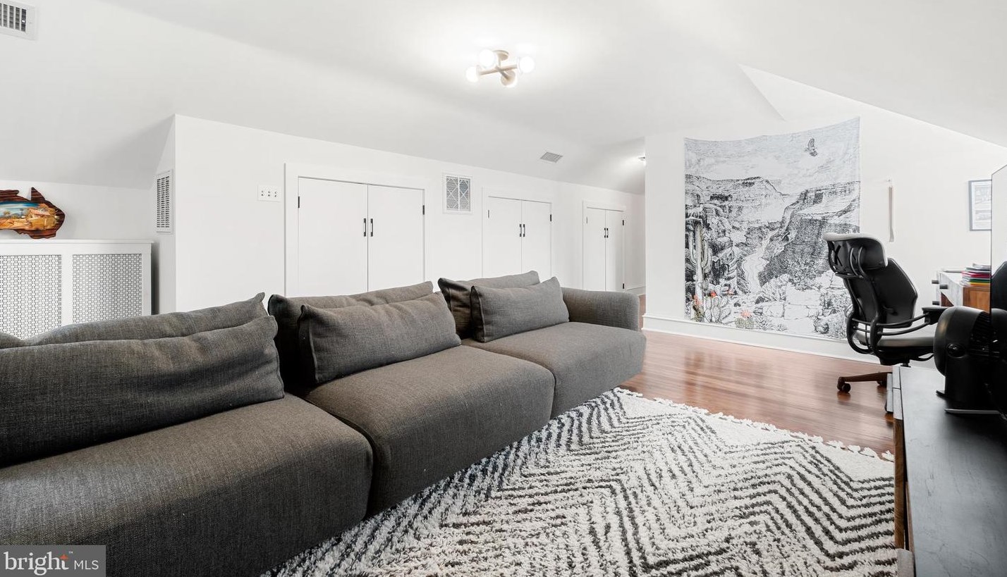 422 Warick Rd, Penn Wynne PA 19096-2343 exterior