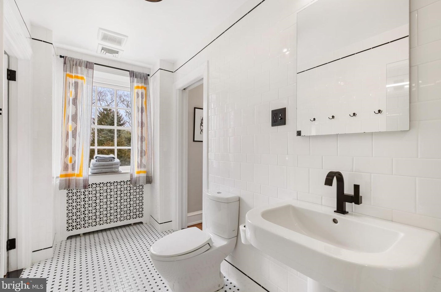 422 Warick Rd, Penn Wynne PA 19096-2343 exterior