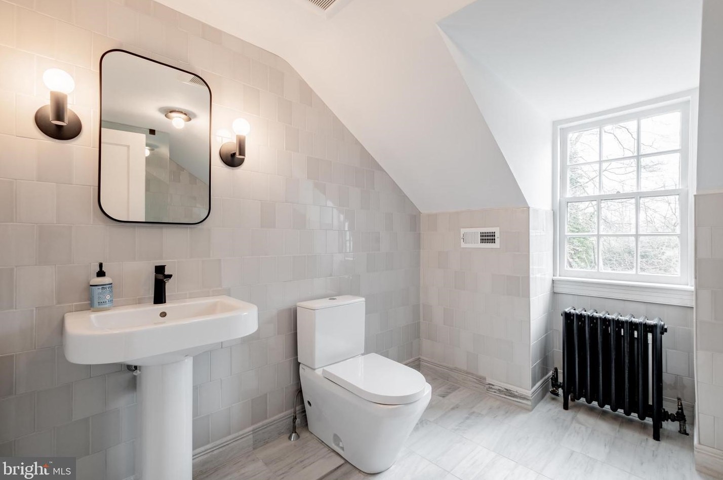 422 Warick Rd, Penn Wynne PA 19096-2343 exterior