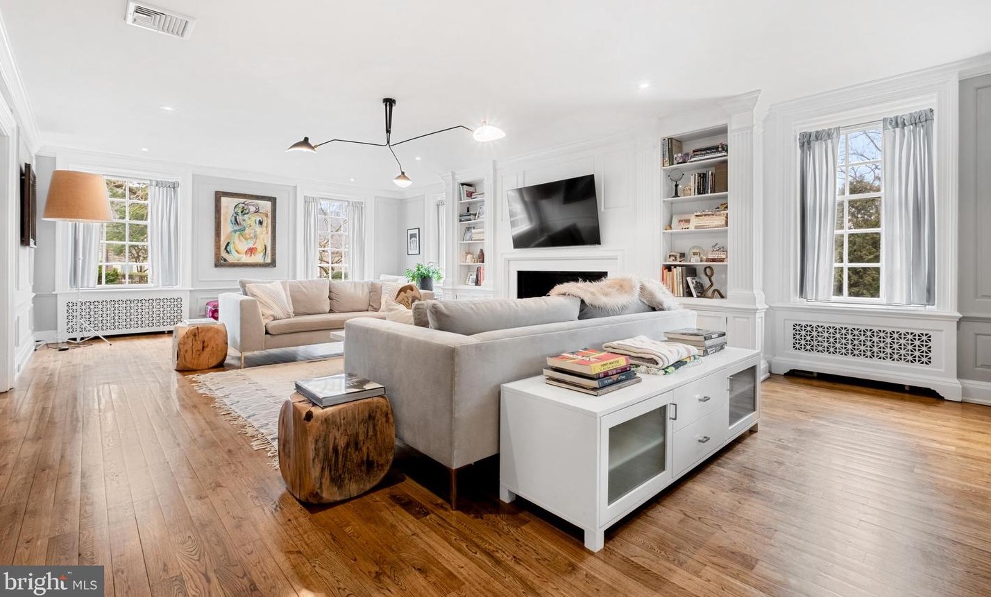 422 Warick Rd, Penn Wynne PA 19096-2343 exterior