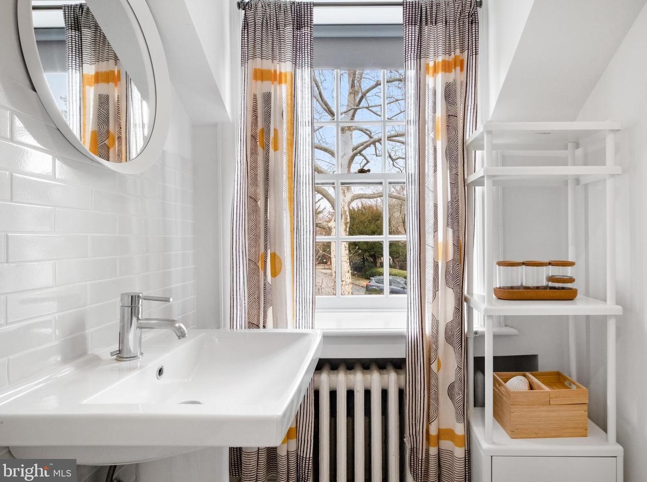 422 Warick Rd, Penn Wynne PA 19096-2343 exterior