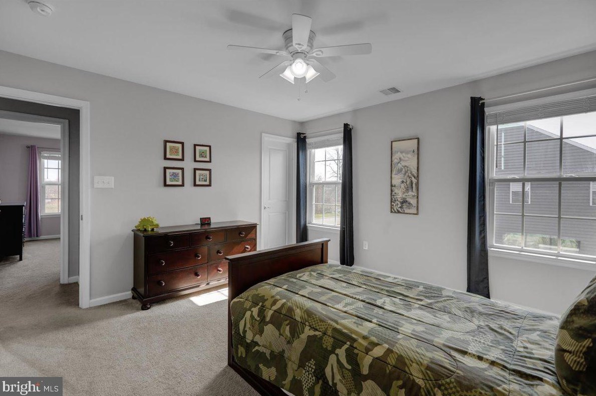 215 Detar Rd, Gilbertsville PA  19525-9447 exterior