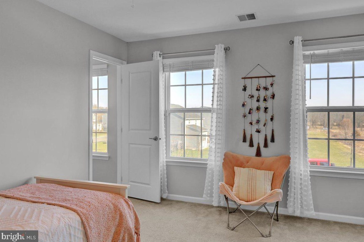 215 Detar Rd, Gilbertsville PA  19525-9447 exterior