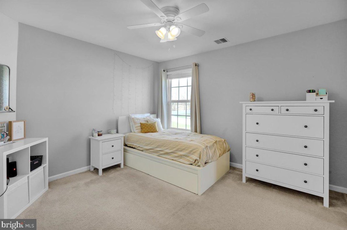 215 Detar Rd, Gilbertsville PA  19525-9447 exterior