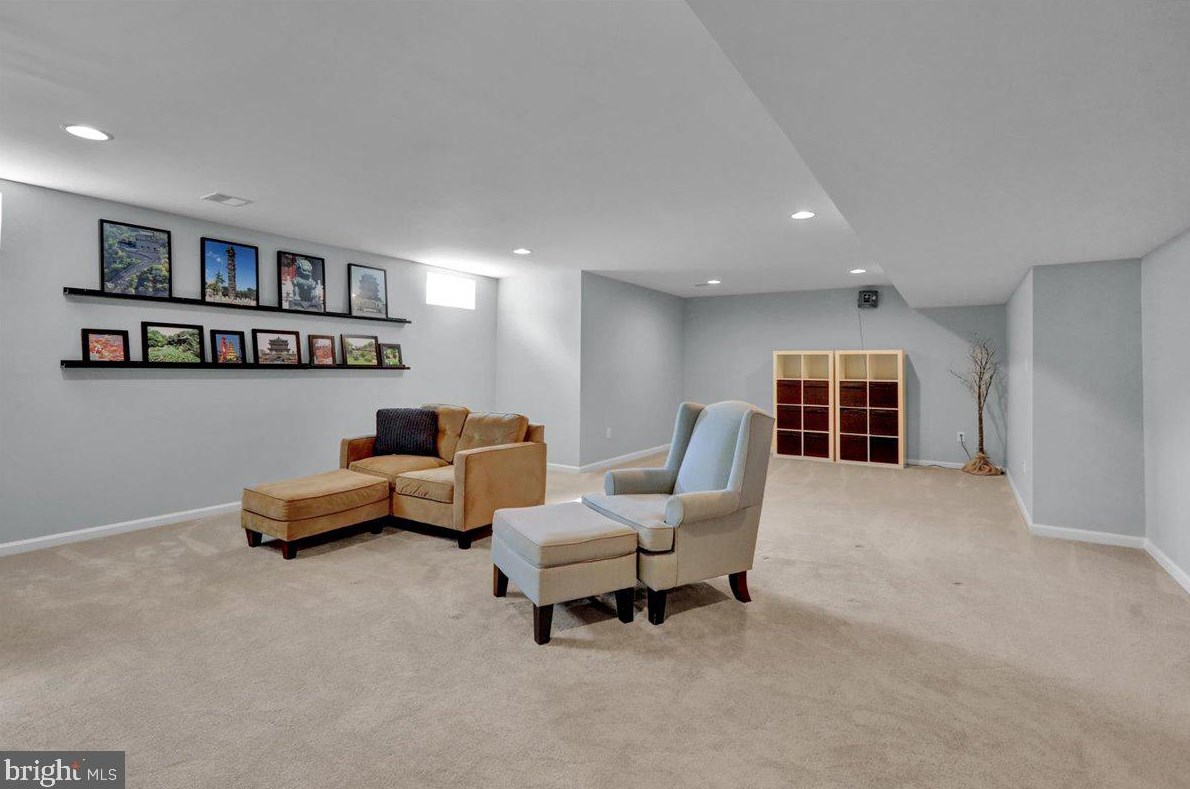 215 Detar Rd, Gilbertsville PA  19525-9447 exterior