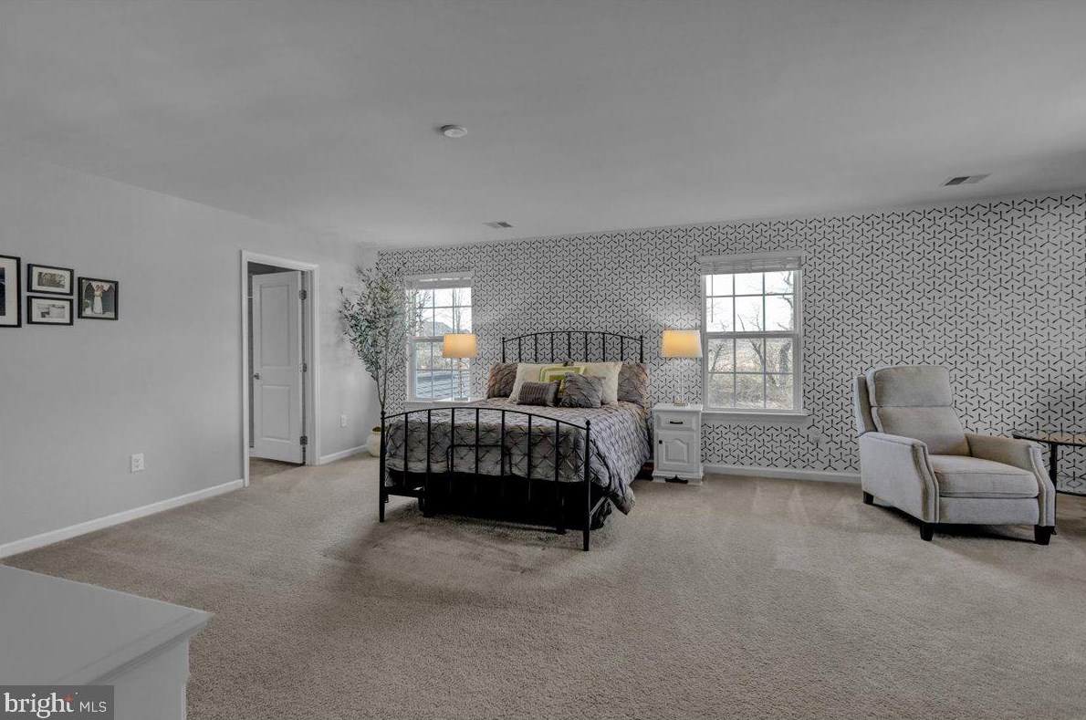 215 Detar Rd, Gilbertsville PA  19525-9447 exterior