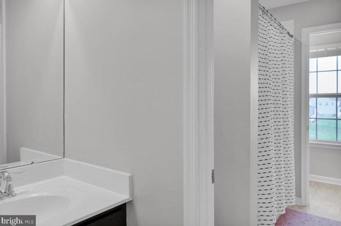 215 Detar Rd, Gilbertsville PA  19525-9447 exterior