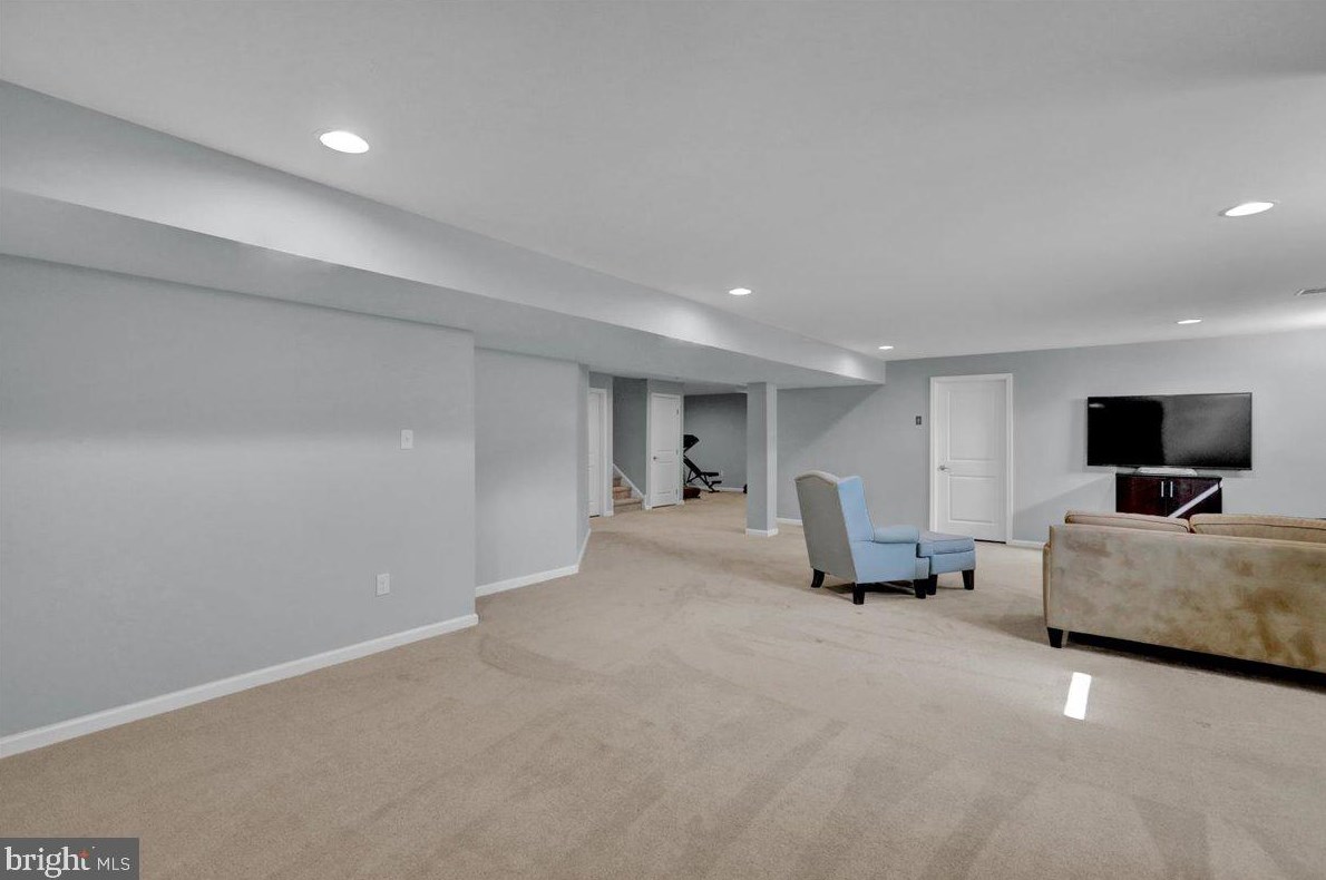 215 Detar Rd, Gilbertsville PA  19525-9447 exterior