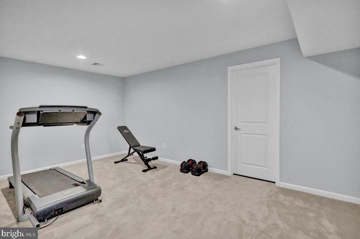 215 Detar Rd, Gilbertsville PA  19525-9447 exterior