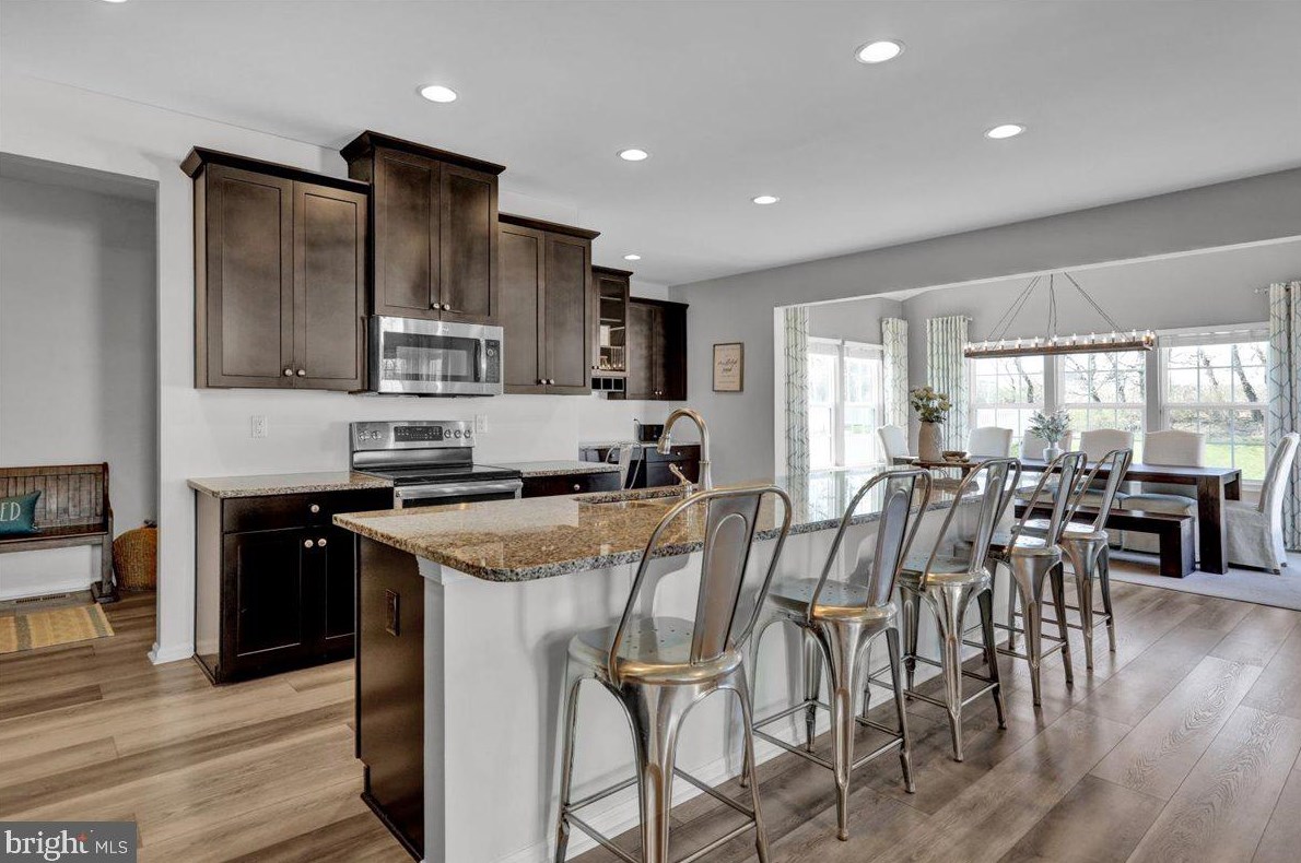 215 Detar Rd, Gilbertsville PA  19525-9447 exterior