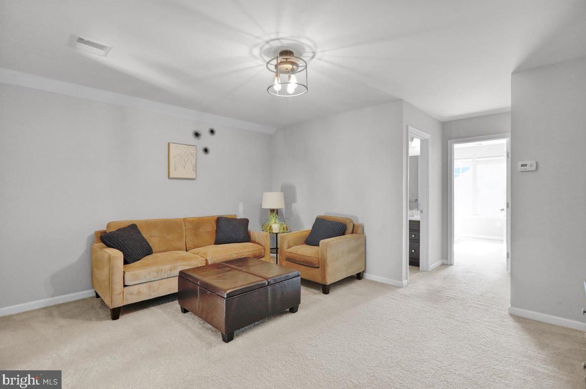 215 Detar Rd, Gilbertsville PA  19525-9447 exterior