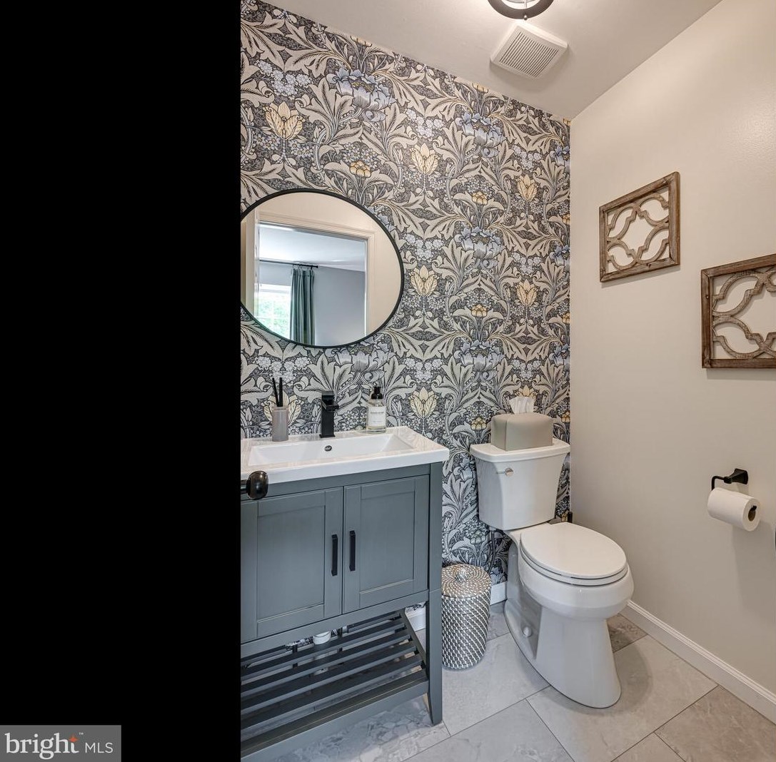 666 Coates Ln, Norristown PA  19406-2560 exterior
