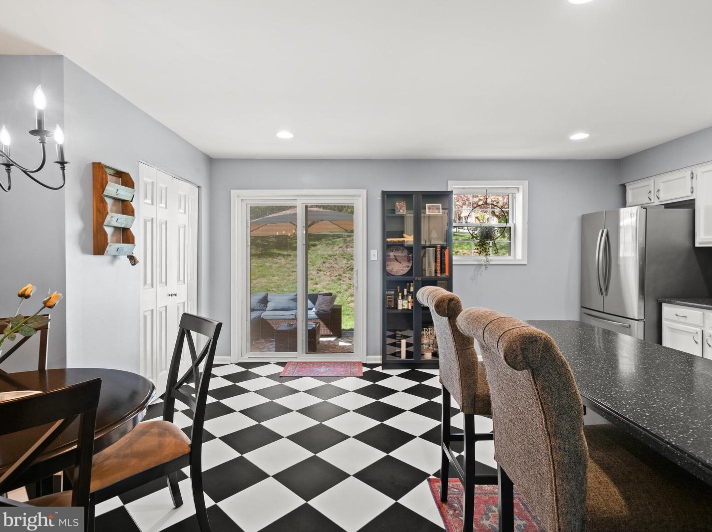666 Coates Ln, Norristown PA  19406-2560 exterior