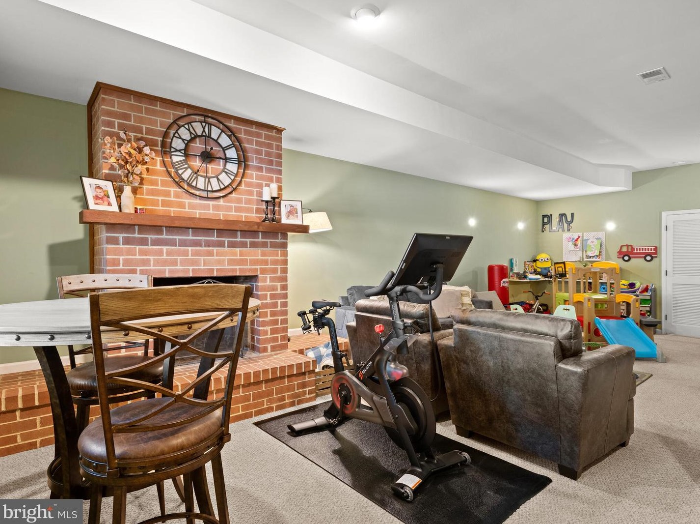 666 Coates Ln, Norristown PA  19406-2560 exterior