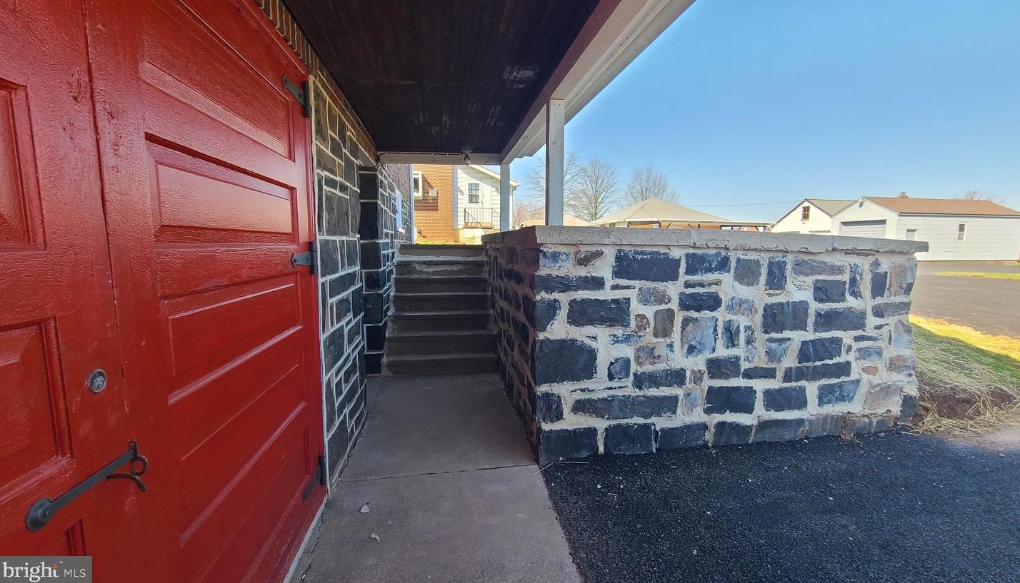 121 Harleysville Pike, Souderton PA  18964-2059 exterior
