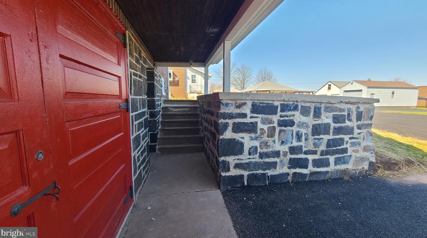 121 Harleysville Pike, Souderton PA  18964-2059 exterior
