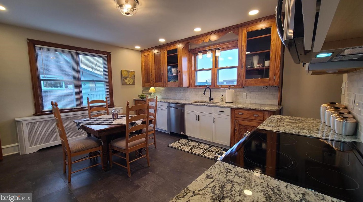 121 Harleysville Pike, Souderton PA  18964-2059 exterior