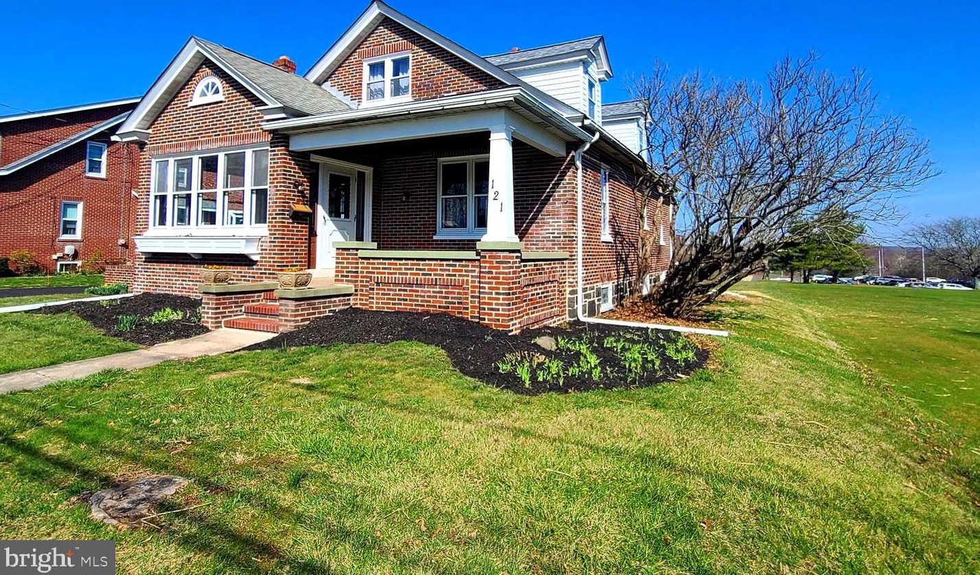 121 Harleysville Pike, Souderton PA  18964-2059 exterior