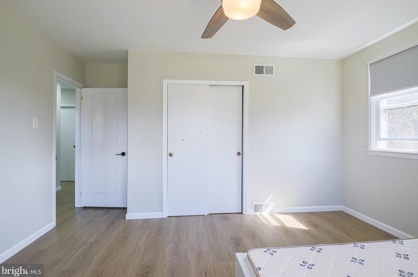 825 Warfield Ln, Huntingdon Valley PA 19006-3426 exterior