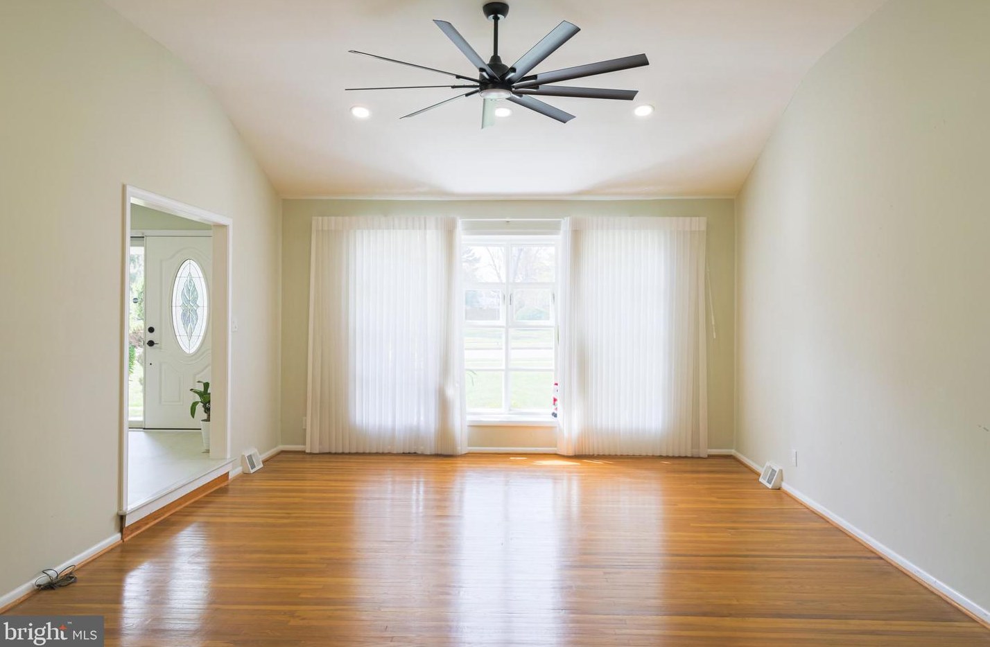 825 Warfield Ln, Huntingdon Valley PA 19006-3426 exterior