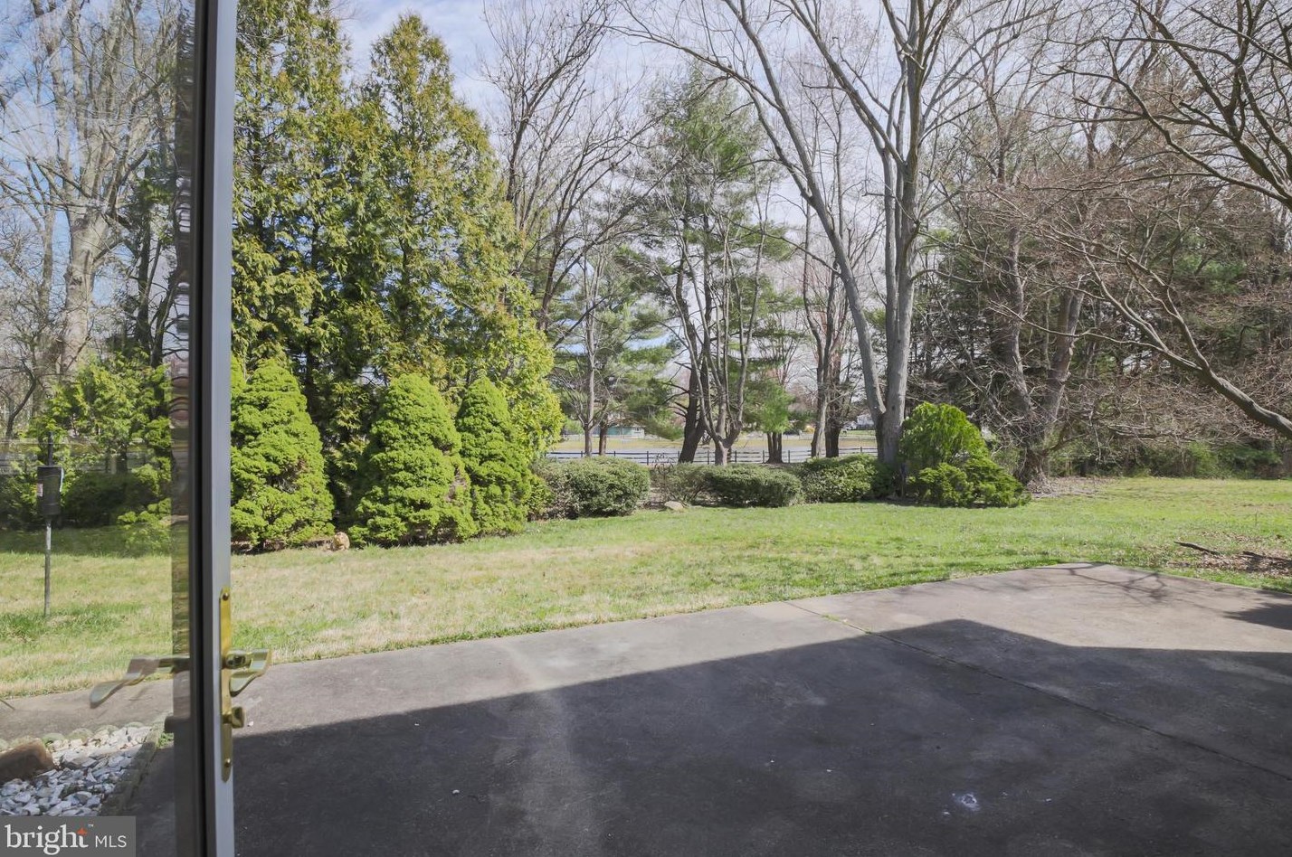 825 Warfield Ln, Huntingdon Valley PA 19006-3426 exterior