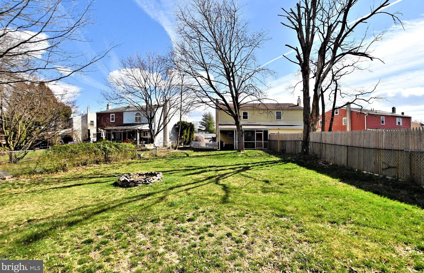 722 Holly Dr, Pottstown PA  19464-3606 exterior