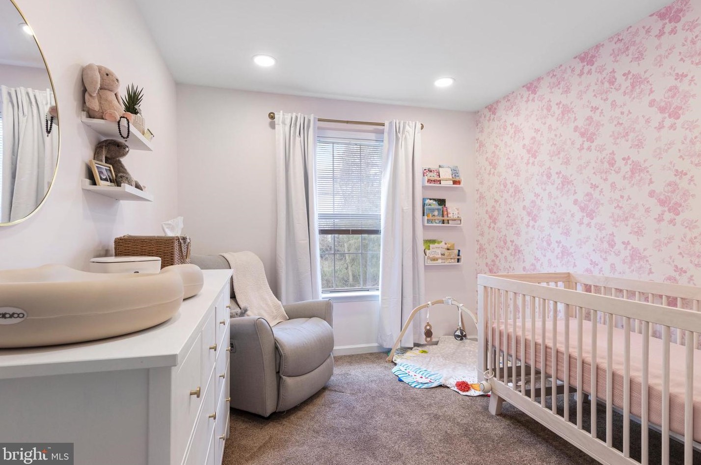 48 Village Dr, Collegeville PA  19473-2314 exterior